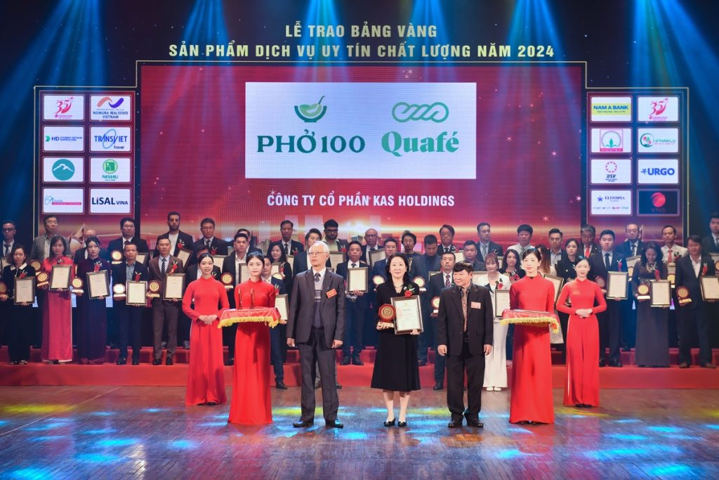 Hiệp hội Bảo vệ Người tiêu dùng Việt Nam tổ chức lễ trao giải thưởng cho các doanh nghiệp xuất sắc trong từng lĩnh vực (Photos: KAS Holdings)